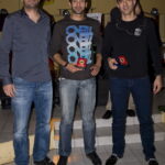 Το μέλος του ΔΣ, Αλεξάκης Νίκος, απονέμει αναμνηστική πλακέτα στους νικητές της 1ης φάσης των Winter Circuit 2010-2011, Λίτο Χαράλαμπο και Ντερμανάκη Ιωάννη.