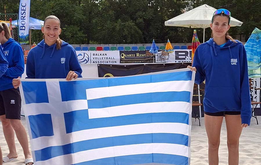 Από τα γήπεδα των Αγίων Αποστόλων... στα γήπεδα του κόσμου. 4 Από τα γήπεδα των Αγίων Αποστόλων... στα γήπεδα του κόσμου. 3